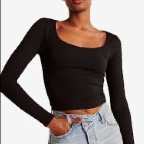 A+F LONG SLEEVE BLACK CROP TOP SCOOP NECK